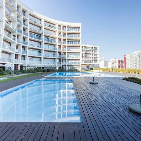 Amazing Flat - Pool And Parking Apartment *