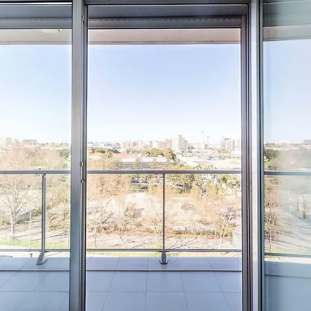 Apartamento Moderna - Piscina -garagem -ar Condicionado *