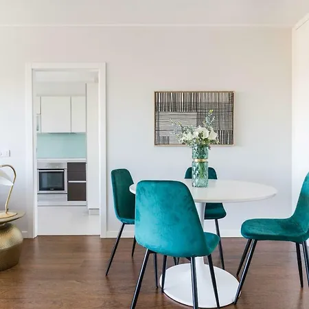 Amazing Flat - Pool And Parking * Lisboa